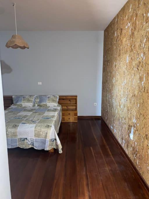 Vivenda Com Patio, No Coracao Do Mindelo Villa Bagian luar foto